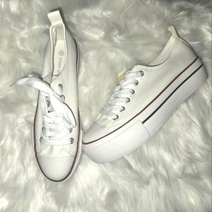 PLATFORM CANVAS LACE-UP TRAINERS